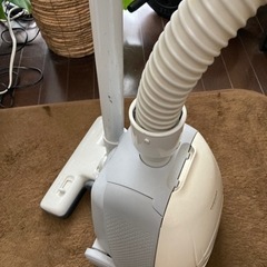 紙パック式掃除機　東芝　VC-BN47K