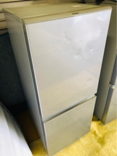 5KM 以内配送無料　１２６L AQUA アクア AQR-13G (S) [冷蔵庫 (・右開き) ブラッシュシルバー]