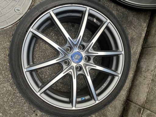 18インチ　8.0J アルミホイール　PCD114.3 5穴　+42 レオニス