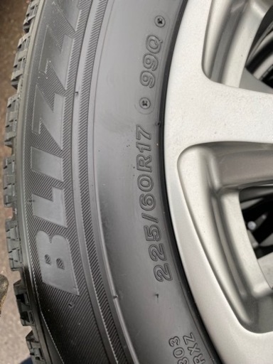 冬タイヤアルミホイール付き　225/60R17 