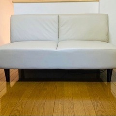 ニトリ　ラブソファ　脚取り外し可能　コンセント付き。の画像