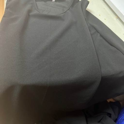 化粧品と夏用スーツ