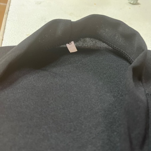 化粧品と夏用スーツ
