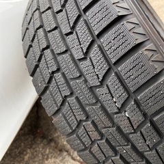スタッドレスタイヤ　二本　未使用に近いです。の画像