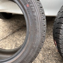 スタッドレスタイヤ　二本　未使用に近いです。の画像