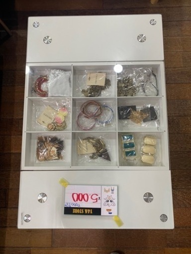 安い！白の机！