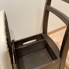 【無料】大塚家具　収納付き椅子の画像
