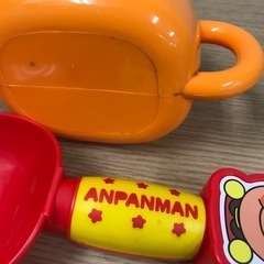 A2301-368  アンパンマン　カラフルおでかけ砂場セット(バケツ、ジョーロ、スコップのみ) 傷、汚れありますの画像