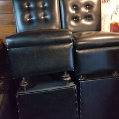 商談中　店舗　喫茶店　カラオケ　スナックブラック椅子２８脚セット/テーブル/食器などなどの画像