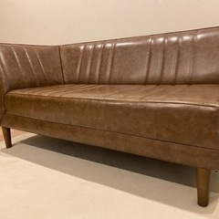 革素材　2人掛けソファーの画像