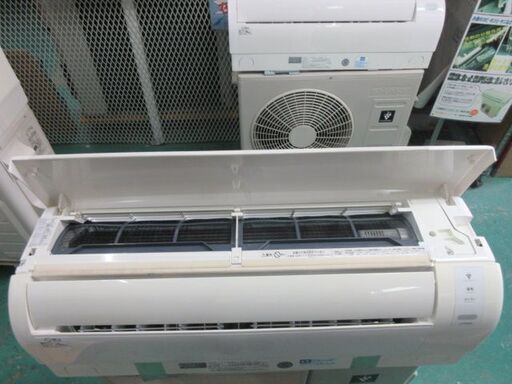 K04053　シャープ　中古エアコン　主に14畳用　冷房能力　4.0KW ／ 暖房能力　5.0KW