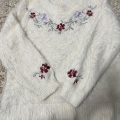 花 刺繍 ニット かわいい Ｍサイズ