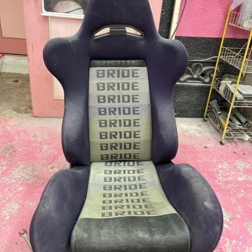 BRIDEセミバケ　シートレール無し