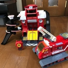 トミカファイヤーステーションおまけ付き
