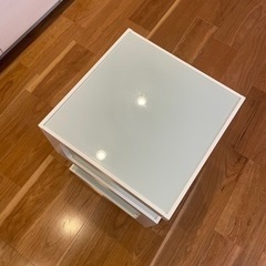 サイドテーブル　ホワイトの画像