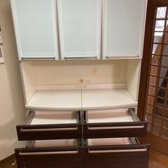 食器棚　おしゃれなデザイン　収納力もばっちり！　230115−7ティンバーランド