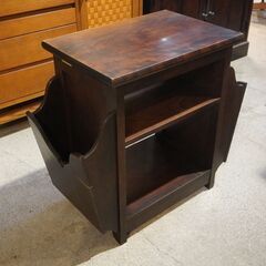 北海道民芸家具(HOKUMIN)の#440 樺無垢材サイドテーブルです