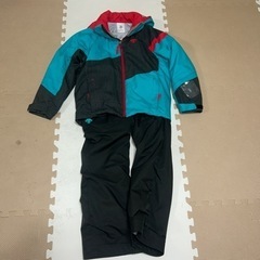 値下げしました　デサントスキーウェア140の画像