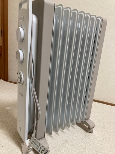 新品同様　デロンギ　オイルヒーター