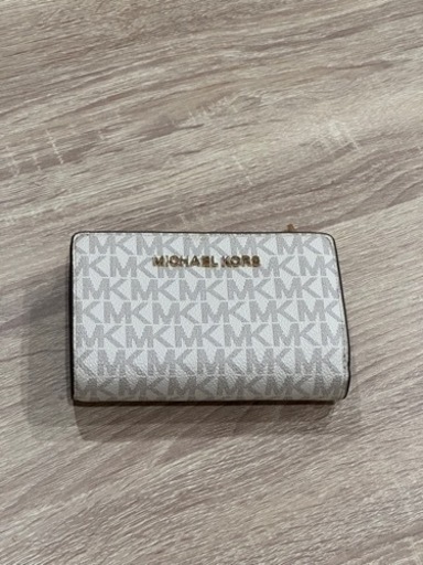 値下げしました【譲ります】MICHAEL KORS  二つ折り財布