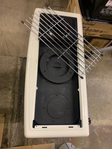万代店　分解清掃整備済み　SUNPOT サンポット カベック 半密閉式石油ストーブ/煙突式ストーブ/床暖房内蔵 UFH-7732UKC S 2020年製