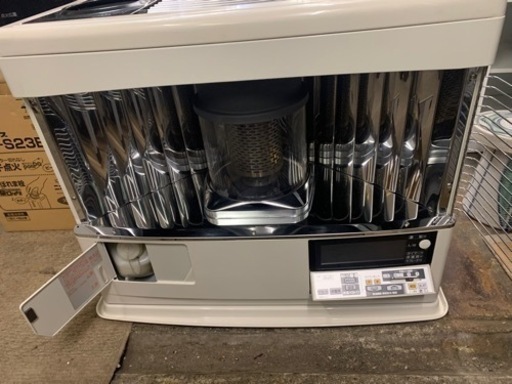 万代店　分解清掃整備済み　SUNPOT サンポット カベック 半密閉式石油ストーブ/煙突式ストーブ/床暖房内蔵 UFH-7732UKC S 2020年製
