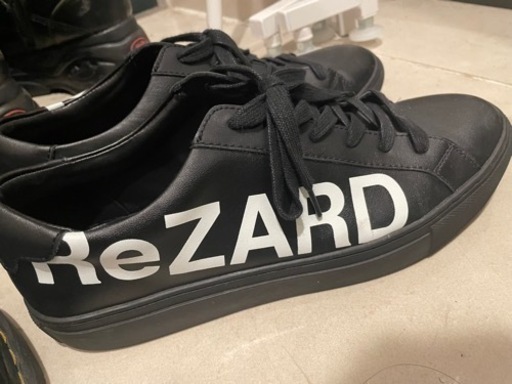 ReZARD スニーカー