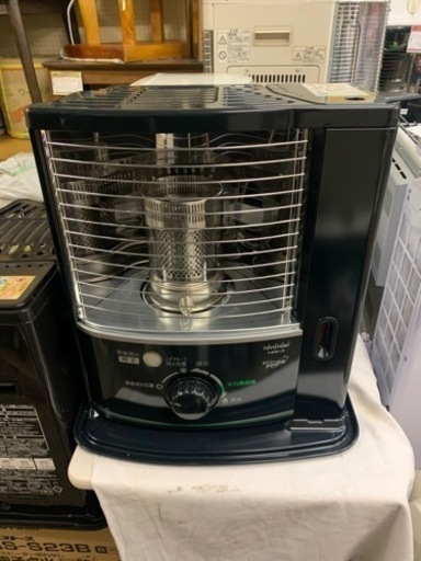 万代店　未使用保管品　トヨトミ RS-S23B 石油ストーブ  自動点火
