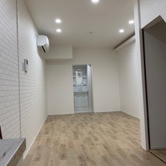 リフォームしたて新築そっくり2LDK★ペット可能！宅配BOX、エ...