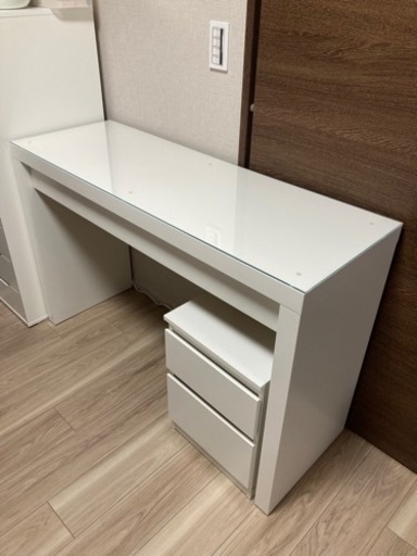 値下げ！IKEA  イケア  MALM  マルム  ドレッサー  化粧台　イームズチェア