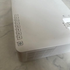 プロジェクター　ホームシアターの画像