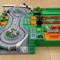 大幅値下げしました。　プラレール踏み切りステーション、他まとめ売り。の画像