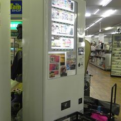ポケカ ワンピースなどなど… ポケカ自販機置いてます( *´艸｀...