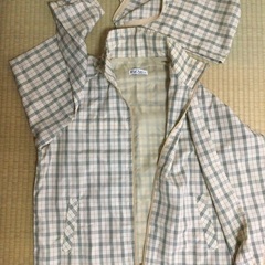 婦人用外套とマフラー