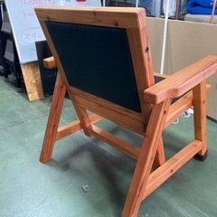 ● 1人用ソファー、木製フレームの画像