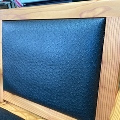 ● 1人用ソファー、木製フレームの画像