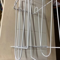 冷蔵庫缶収納ラックの画像