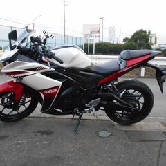 YAMAHA YZF-R25 (2016)