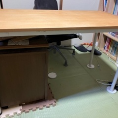 大きいデスクの画像