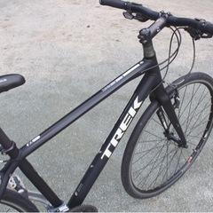 お話し中 TREK 7.4FX 700c クロスバイク きれいな車体です！の画像