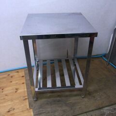 作業台　600×600×800　厨房機器　業務用　中古の画像