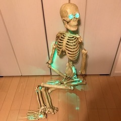 光るガイコツ飾りの画像