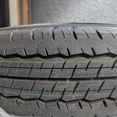 ディーラー新車外し溝9.99割ほぼ新品　トヨタ 200系 ハイエース 純正 195/80R15　タイヤホイール4本セット　純正ナット24個付きの画像