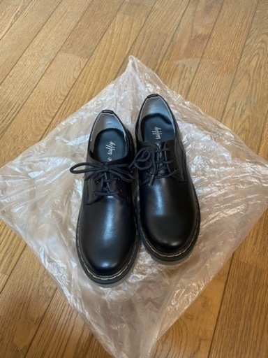 ステッチの入った靴
