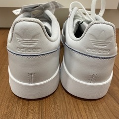 アディダス　スニーカー　27cmの画像