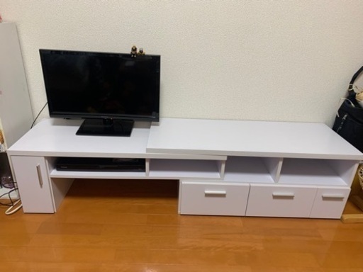 テレビ台　ホワイト　伸縮機能