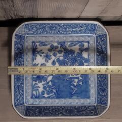 【取引完了】🌻あげます⑭愛嬌のある角皿 有田焼 白峯窯 祥瑞花鳥 ４枚の画像