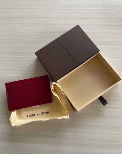 LOUIS VUITTOカードケース