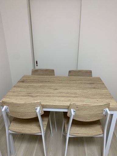 【ほぼ新品】4人がけダイニングテーブル
