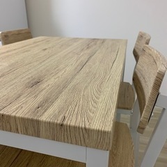 【ほぼ新品】4人がけダイニングテーブルの画像